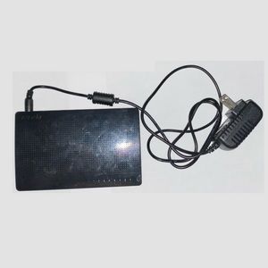 Tenda 8-Port Gigabit Ethernet Switch Model SG-108 9V 600mA (Pre-Owned)